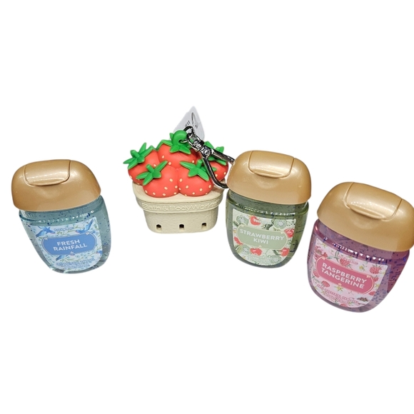 Bath & Body Works Accessories - Bath & Body Works Strawberry Basket Holder And Gels NWT